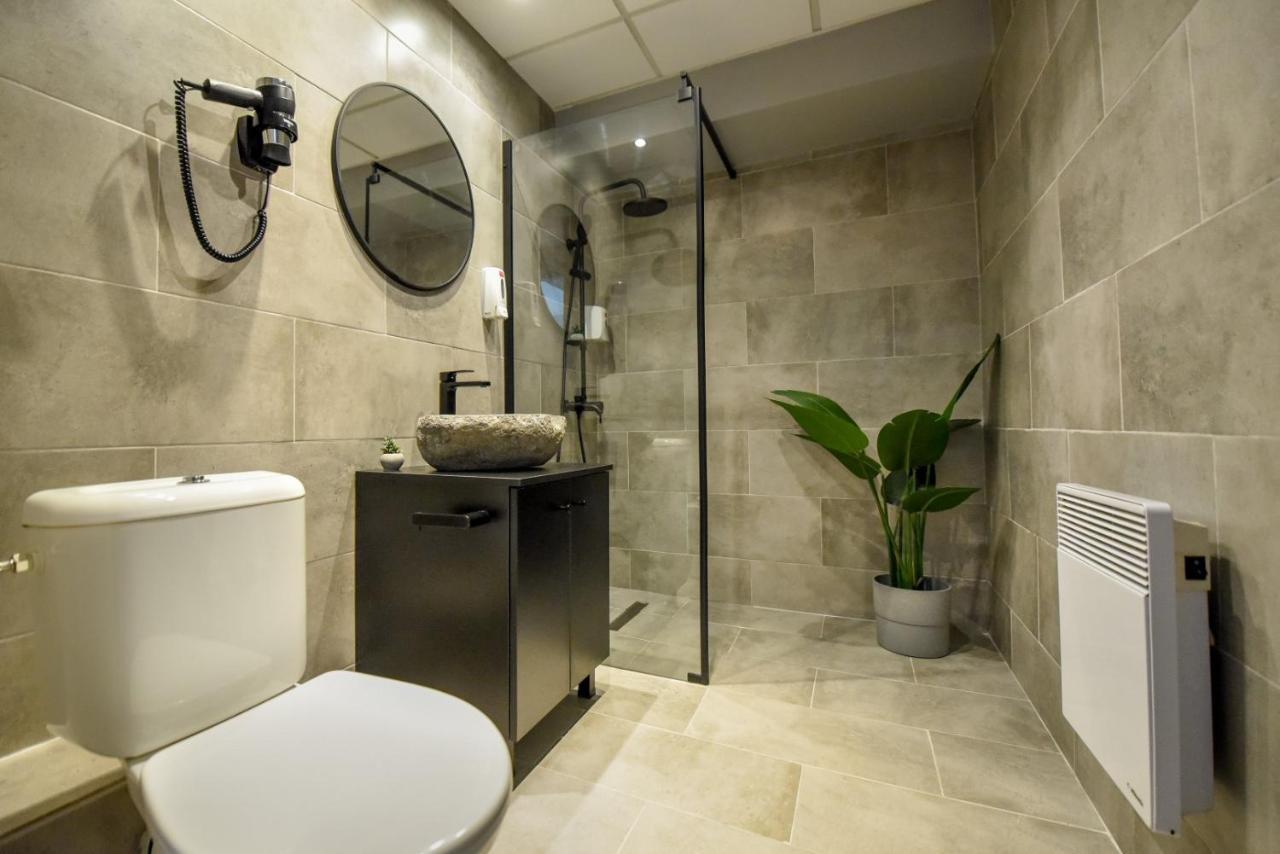 Luxury Apartment Near Radisson Hotel - Wall Projector & Modern Design Bucharest Exterior photo