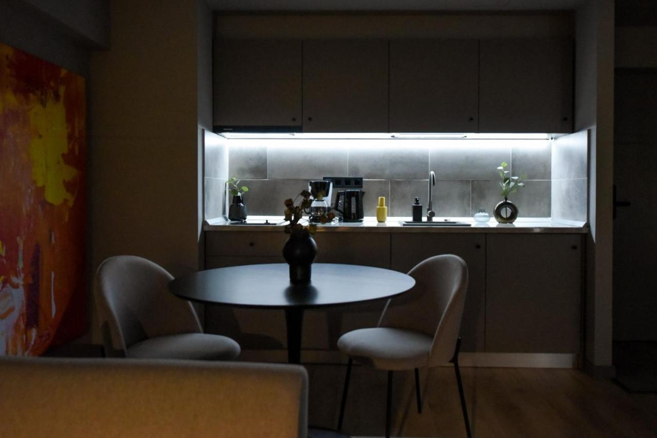 Luxury Apartment Near Radisson Hotel - Wall Projector & Modern Design Bucharest Exterior photo